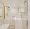 Kaip stilingai atnaujinti seną vonios kambarį?